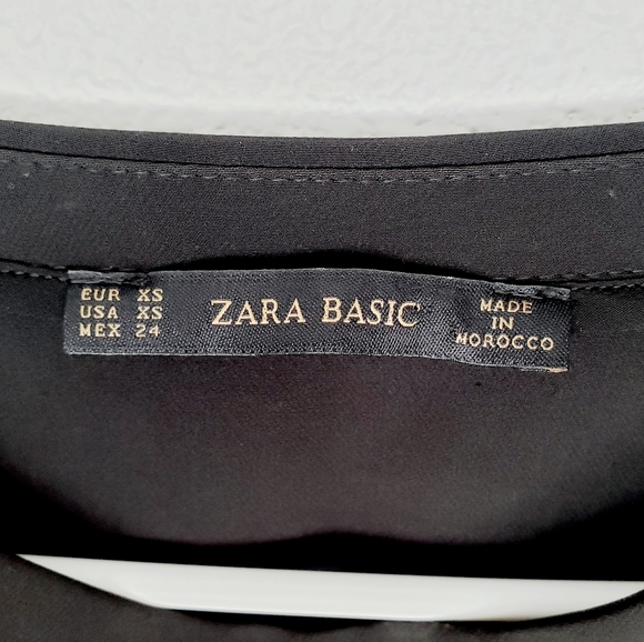 Zara Basic Black Tunic Top Womens Size XS Crisscross Neckline 3/4 Sleeve Shirt - Picture 6 of 6